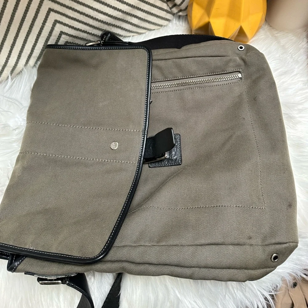 Coach Leatherware 5720 Canvas/Leather Messenger Crossbody Bag